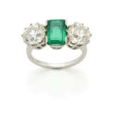 Rectangular ct. 1.90 circa emerald and two ct. 2.2… - Foto 1