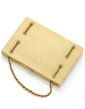 CARTIER | Yellow grooved gold minaudière with twis… - photo 1