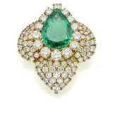 Pear shaped ct. 8.48 emerald and diamond yellow go… - photo 1