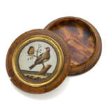 Circular olive burr box with on the cover a microm… - Foto 2