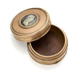 Red 9K gold lined in wood round snuff box with ins… - Foto 2