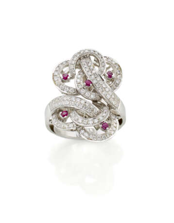 Diamond and ruby white gold intertwined ring, diam… - Foto 1