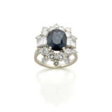 Oval ct. 5.50 circa sapphire, round and baguette d… - photo 1