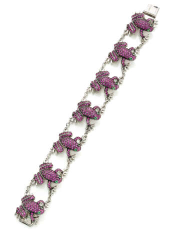 White gold chain bracelet with ruby set frog space… - photo 2