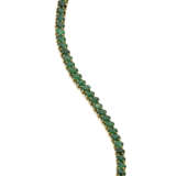 Oval emerald and yellow 14K gold tennis bracelet,… - photo 1