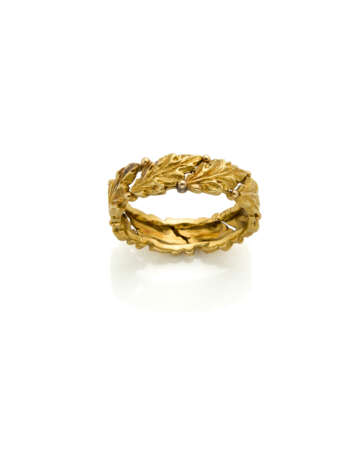 MARIO BUCCELLATI | Yellow chiseled gold oak leaf s… - фото 1