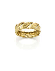 M. BUCCELLATI | Yellow gold leaf shaped band ring,…