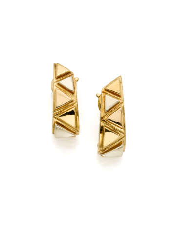 MARINA B | Yellow gold "triangoli" earrings, g 18.… - Foto 1