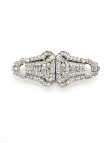 Round, baguette and fancy shaped diamond platinum… - photo 1