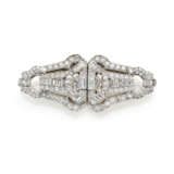 Round, baguette and fancy shaped diamond platinum… - photo 1