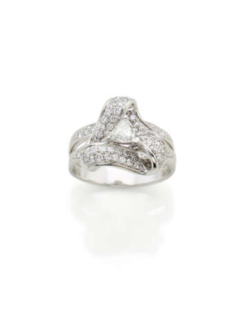 DAMIANI | Diamond and white gold knot shaped ring,… - photo 1