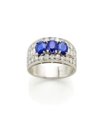 BULGARI | Oval sapphire and diamond platinum band… - photo 1