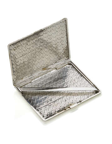 White gold rectangular cigarette case accented wit… - photo 2