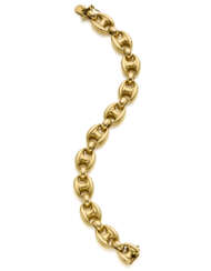 WEINGRILL | Yellow gold hollow barrel marine chain…