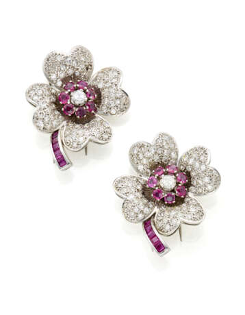 Two ruby and diamond pavè four leaf clover brooche… - фото 1