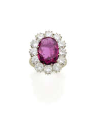 Cushion ct. 5.20 circa ruby and diamond white gold…