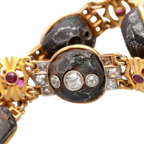 Außergewöhnliches Armband aus Eisenelementen mit Altschliffdiamanten - фото 4