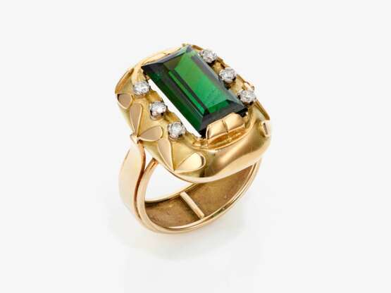 Ring mit grünem Turmalin und Brillanten - Foto 1