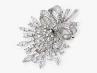 Brosche in Form eines stilisierten Blumenstraußes mit Diamanten