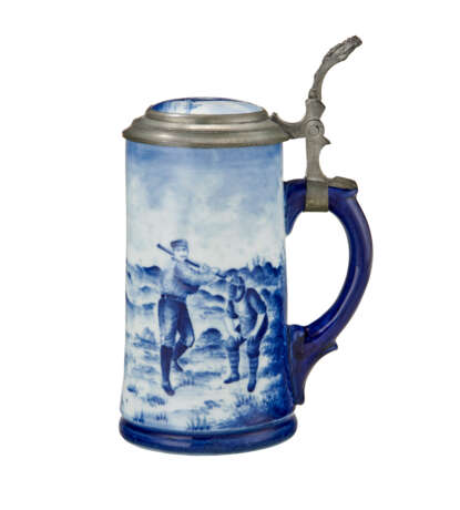 A PEWTER-MOUNTED GERMAN (SWAINE & CO.) 'DELFT' TANKARD - Foto 1