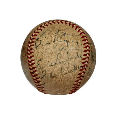 1946 NEW YORK GIANTS TEAM AUTOGRAPHED BASEBALL (PSA/DNA) - photo 1