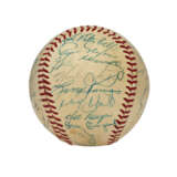1957 CLEVELAND INDIANS TEAM AUTOGRAPHED BASEBALL WITH ROGER MARIS (ROOKIE SEASON)(PSA/DNA) - photo 5