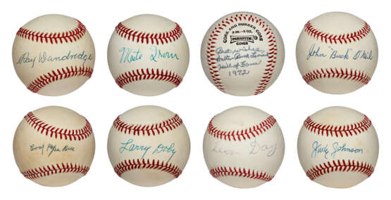 COLLECTION OF (8) NEGRO LEAGUE HALL OF FAME MEMBER SINGLE SIGNED BASEBALLS - фото 1