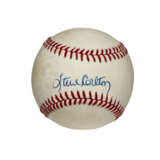 COLLECTION OF (12) HALL OF FAME PITCHERS SINGLE SIGNED BASEBALLS - Foto 4