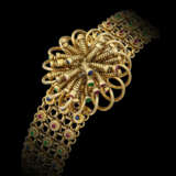 G&#220;BELIN. A VERY ATTACTIVE 18K GOLD AND MULTI-COLOUR GEMSTONE-SET BRACELET WATCH WITH “SECRET” DIAL - Foto 1