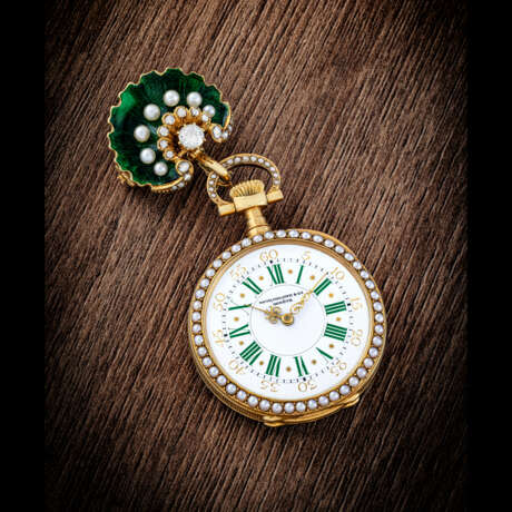 PATEK PHILIPPE. A RARE AND ATTRACTIVE 18K PINK GOLD, ENAMEL AND PEARL-SET POCKET WATCH WITH ENAMEL DIAL AND DIAMOND-SET MATCHING BROOCH - Foto 1