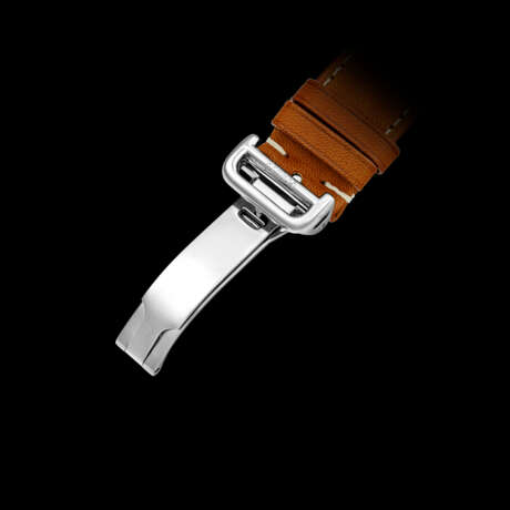 HERM&#200;S. A STAINLESS STEEL DIGITAL WRISTWATCH WITH DIGITAL DISPLAY, ALARM, CHRONOGRAPH, DUAL TIME AND DATE - photo 3