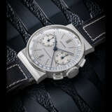LONGINES. AN ATTRACTIVE AND RARE STAINLESS STEEL FLYBACK CHRONOGRAPH WRISTWATCH WITH TWO-TONE SILVERED DIAL - photo 1