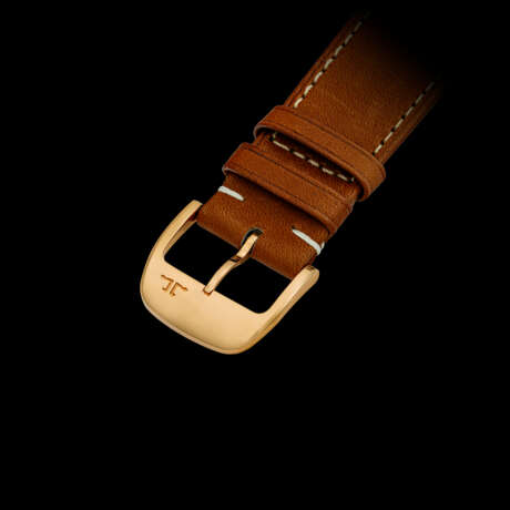 JAEGER-LECOULTRE. A VERY RARE 18K PINK GOLD LIMITED EDITION REVERSIBLE WRISTWATCH - Foto 5
