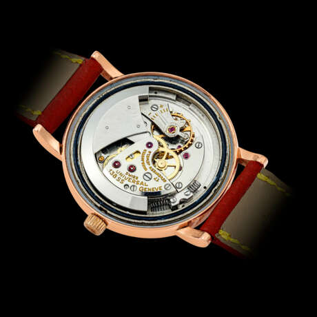 UNIVERSAL. A RARE 18K PINK GOLD AUTOMATIC WRISTWATCH WITH SWEEP CENTRE SECONDS AND ENAMEL DIAL - photo 3