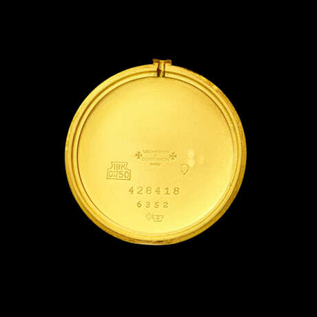 VACHERON CONSTANTIN. A RARE 18K GOLD BRACELET WATCH WITH BREGUET NUMERALS - photo 6