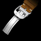 JAEGER-LECOULTRE. A STAINLESS STEEL CHRONOGRAPH WRISTWATCH WITH DATE - Foto 5