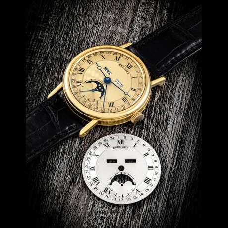 BREGUET. AN 18K GOLD TRIPLE CALENDAR WRISTWATCH WITH MOON PHASES AND FRENCH CALENDAR - Foto 1