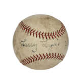 SCARCE LARRY "NAP" LAJOIE SINGLE SIGNED BASEBALL (PSA/DNA 6 EX-MT) - Foto 1