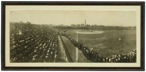 MAMMOTH 1904 CHICAGO CUBS VS. NEW YORK GIANTS PANORAMIC PHOTOGRAPH BY GEORGE LAWRENCE - фото 1
