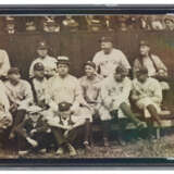 EXCEEDINGLY SCARCE BABE RUTH AND THE NEW YORK YANKEES REAL PHOTO POSTCARD C.1924 (SGC: AUTHENTIC) - Foto 1