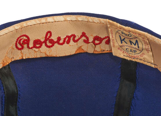 BROOKLYN DODGERS PROFESSIONAL MODEL BASEBALL HAT WITH ATTRIBUTION TO JACKIE ROBINSON C.1963-69 (MEARS AUTHENTICATION) - Foto 4