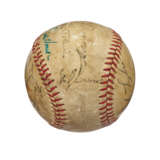 UNIQUE 1951 ST. LOUIS BROWNS TEAM AUTOGRAPHED BASEBALL WITH EDDIE GAEDEL AND BILL VEECK (JSA) - photo 8
