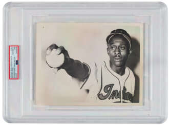 1948 SATCHELL PAIGE PHOTOGRAPH (MLB ROOKIE SEASON) (PSA/DNA TYPE I)
