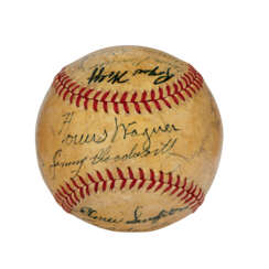 1944 PITTSBURGH PIRATES TEAM AUTOGRAPHED BASEBALL WITH HONUS WAGNER (PSA/DNA)