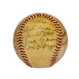 1941 BOSTON RED SOX TEAM AUTOGRAPHED BASEBALL WITH ATTRIBUTION TO LEFTY GROVE`S 300TH CAREER WIN GAME (GROVE FAMILY PROVENANCE)(PSA/DNA) - Foto 5