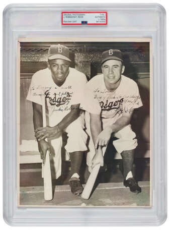 JACKIE ROBINSON AND PEE WEE REESE AUTOGRAPHED PHOTOGRAPH FROM THE TOMMY LASORDA COLLECTION C.1955 (PSA/DNA TYPE I) - фото 1