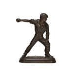 THREE BRONZE FIGURES OF A PITCHER, A STRIKER, AND A NEWSBOY - фото 4