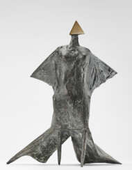 Lynn Chadwick. Walking cloaked figure II 1978