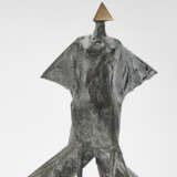 Lynn Chadwick. Walking cloaked figure II 1978 - photo 1
