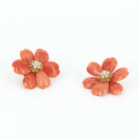Coral-Diamond-Brooche and 1 Van Cleef & Arpels Ear Clip-On - photo 2